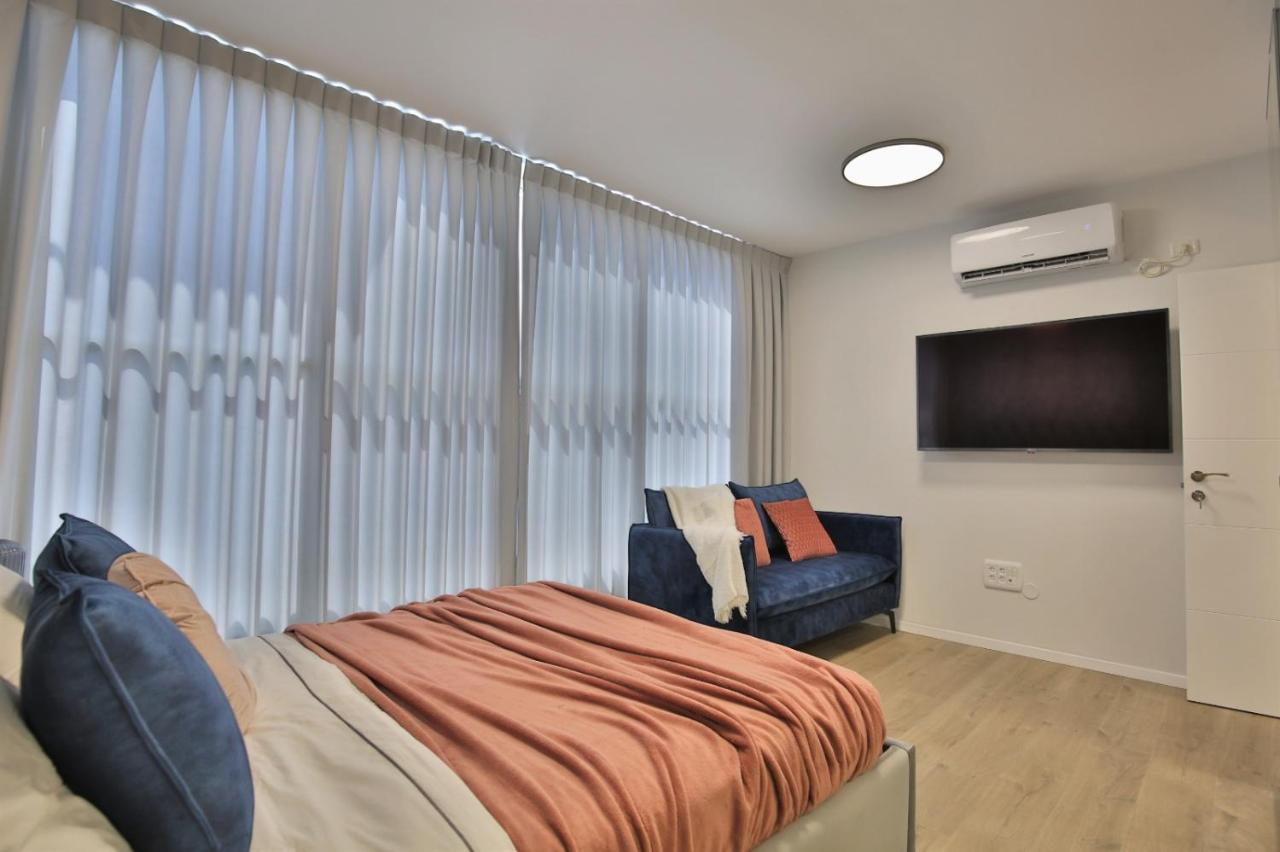 Cozy And Stylish 1-Bedroom Apartment Нетанья Екстер'єр фото