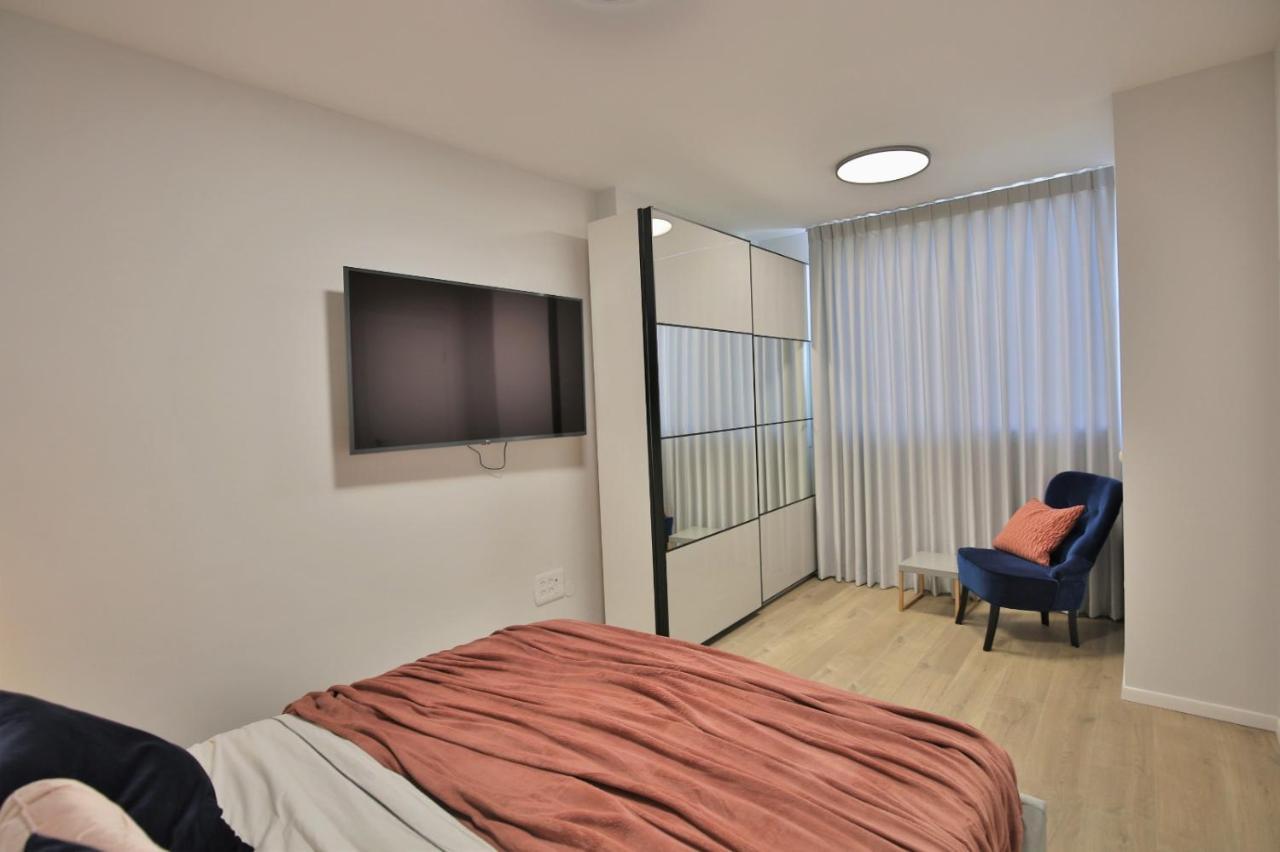 Cozy And Stylish 1-Bedroom Apartment Нетанья Екстер'єр фото